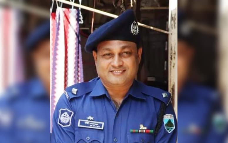 আধুনিক ও মডেল থানা গড়তে কাজ করে যাচ্ছেন ওসি দীপক কুমার