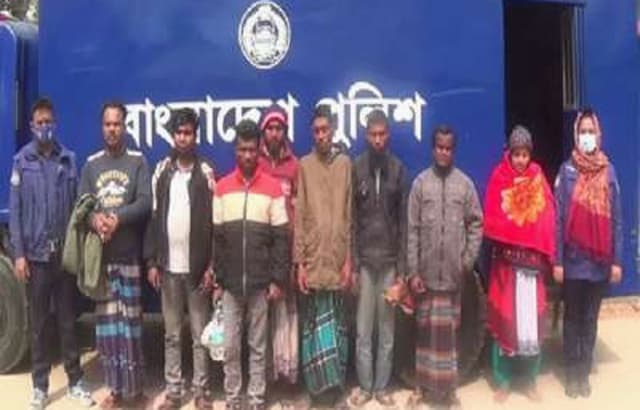 হিলিতে পুলিশের সাড়াশি অভিযান, সাজাপ্রাপ্ত ৮ আসামি গ্রেফতার