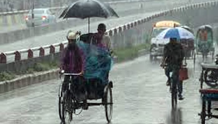 রাজধানীতে হঠাৎ বৃষ্টিতে ভোগান্তি