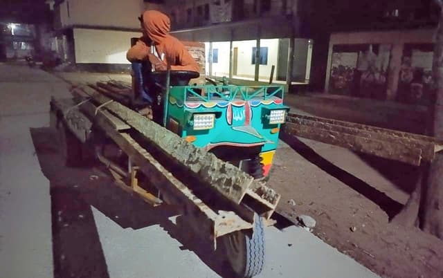 রাজাপুরে সরকারি ব্রীজের মালামাল গায়েব, আংশিক ফেরৎ দিলেন ঠিকাদার