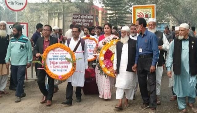 হিলি সীমান্তের শূন্য রেখায় দুই বাংলার ভাষা প্রেমিকদের মিলন মেলা