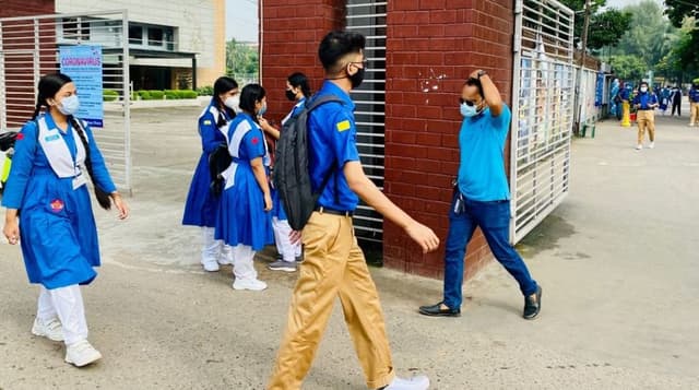 এক মাস পর খুলল শিক্ষাপ্রতিষ্ঠান