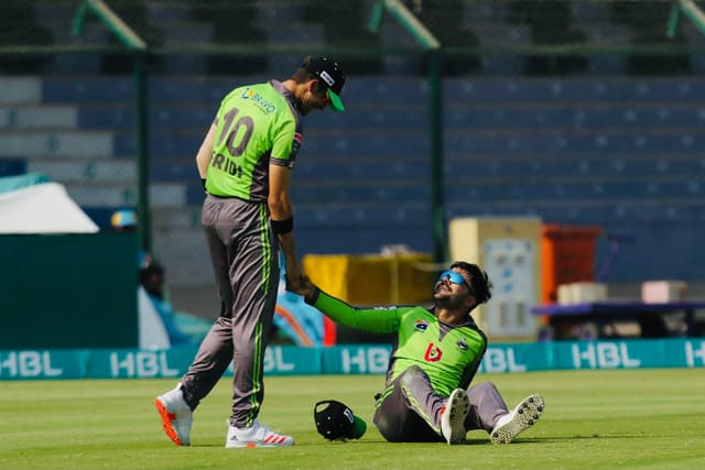 দেশের জন্য পিএসএল ছাড়লেন রশিদ খান