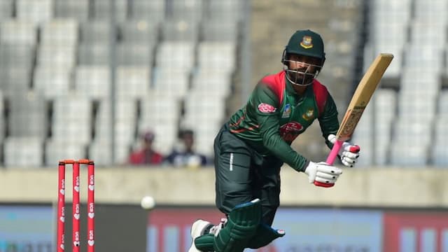 দ্রুত উইকেট হারিয়ে বিপদে বাংলাদেশ