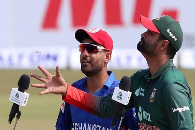 বাংলাদেশের বিপক্ষে টস জিতে ব্যাটিংয়ে আফগান