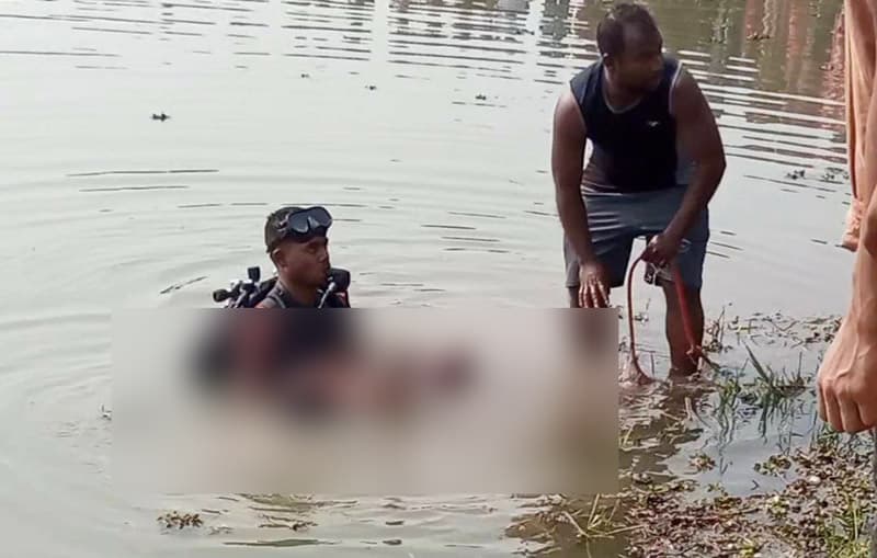 নিখোঁজের একদিন পর ড্রেজারে কাটা গর্ত থেকে শিশুর মরদেহ উদ্ধার