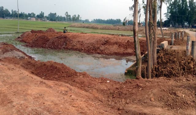 বর্ষায় হিলিতে ফসলী জমি ডুবে যাওয়ার আশংকা