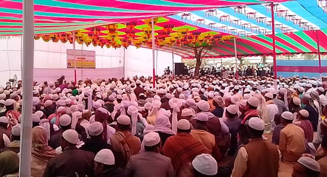 হিলিতে খতমে বুখারী ও দোয়া অনুষ্ঠিত
