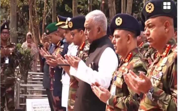 পিলখানা হত্যা দিবসে শহীদদের প্রতি শ্রদ্ধা নিবেদন