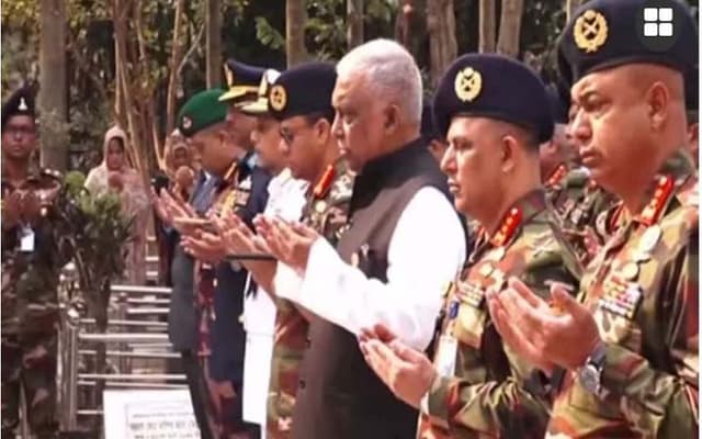 পিলখানা হত্যা দিবসে শহীদদের প্রতি শ্রদ্ধা নিবেদন