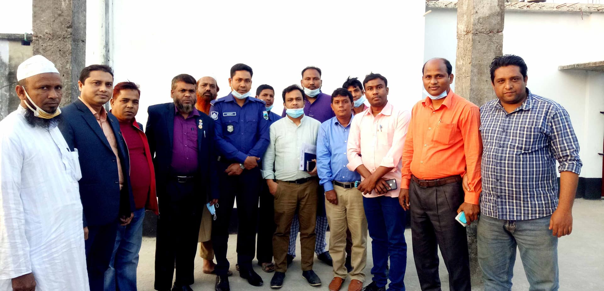 সাংবাদিকদের সাথে ইউএনও-ওসির মতবিনিময়