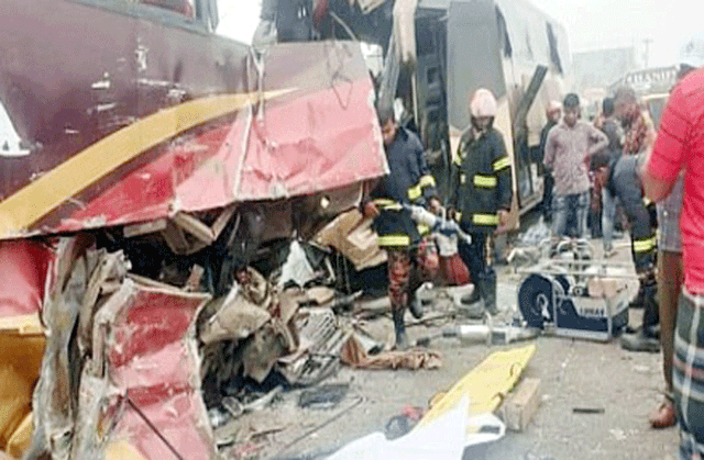 সিলেটে দুই বাসের মুখোমুখি সংঘর্ষে নিহত ৮