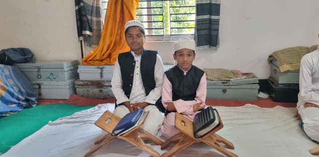 ৭ মাসে হাফেজ হলেন ১১ বছর বয়সী আল মাহির