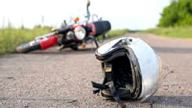 ট্রাকচাপায় প্রাণ গেল ২ মোটরসাইকেল আরোহীর