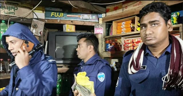 ছিনতাইকালে ৩ পুলিশ সদস্যকে ধাওয়া করে ধরলো জনতা