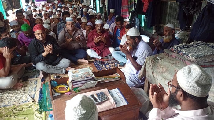 এতিমখানায় কাজী ইরাদত আলীর রোগমুক্তি কামনায় দোয়া