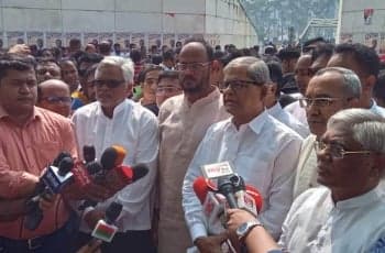 অপ্রয়োজনীয় প্রকল্পের নামে লুটপাটে মেতেছে সরকার : মির্জা ফখরুল