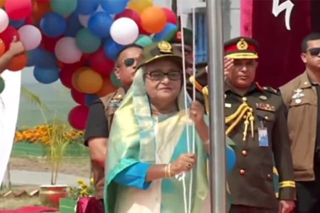 বীর মুক্তিযোদ্ধা আবদুল হামিদ সেনানিবাসের উদ্বোধন