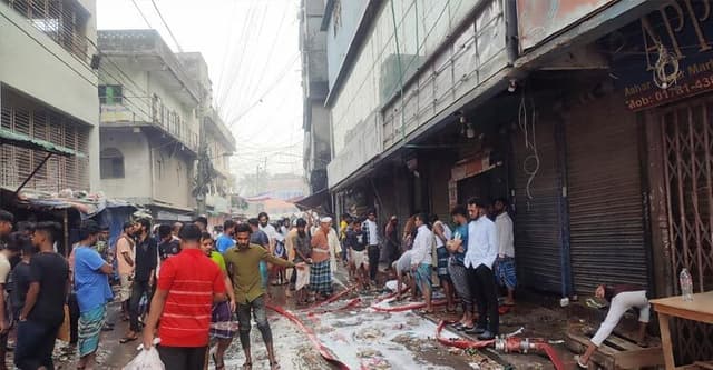 টঙ্গীতে ৭ তলা ভবনে আগুন, দগ্ধ ৬