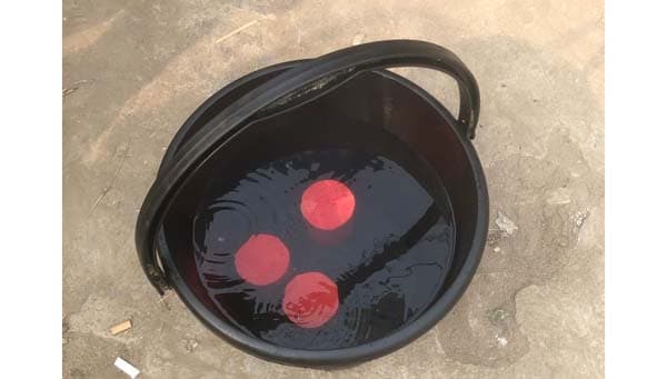 নওগাঁয় ককটেল সদৃশ তিনটি বস্তু উদ্ধার