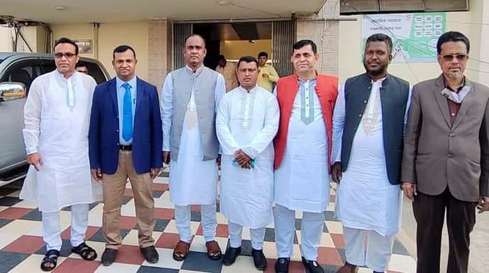 তাহিরপুর উপজেলায় নির্বাচিত সাত চেয়ারম্যানের শপথ গ্রহন