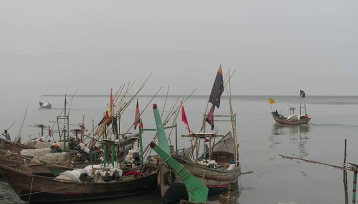 মাছ শিকারে দুই মাসের নিষেধাজ্ঞা
