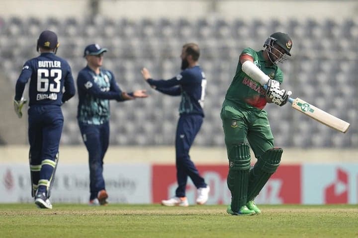 ইংল্যান্ডকে ২১০ রানের লক্ষ্য দিলো বাংলাদেশ