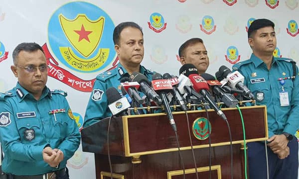 বেইলি রোডে অগ্নিকাণ্ড : কাচ্চি ভাইয়ের ম্যানেজারসহ আটক ৩