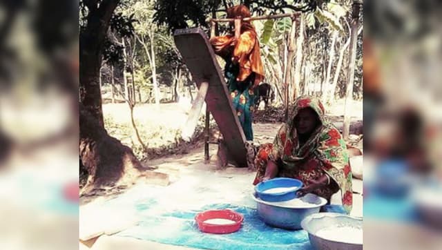 বিলুপ্তপ্রায় গ্রাম বাংলার ‘ঢেঁকি’