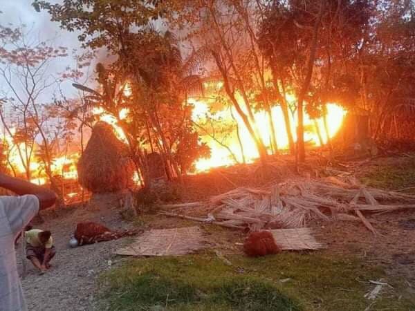 হিজলায় আগুন লেগে ৬টি বসতঘর ভস্মীভূত