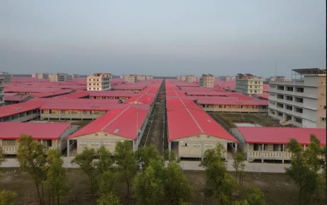 ভাসানচরে আরও ২ হাজার ২৬০ রোহিঙ্গার যাত্রা