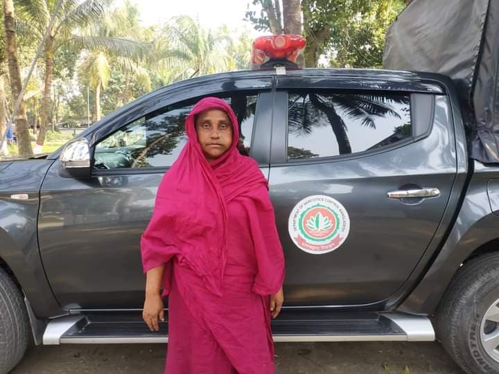 দৌলতদিয়ায় হেরোইনসহ নারী মাদক বিক্রেতা গ্রেফতার