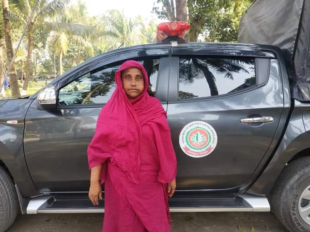 দৌলতদিয়ায় হেরোইনসহ নারী মাদক বিক্রেতা গ্রেফতার