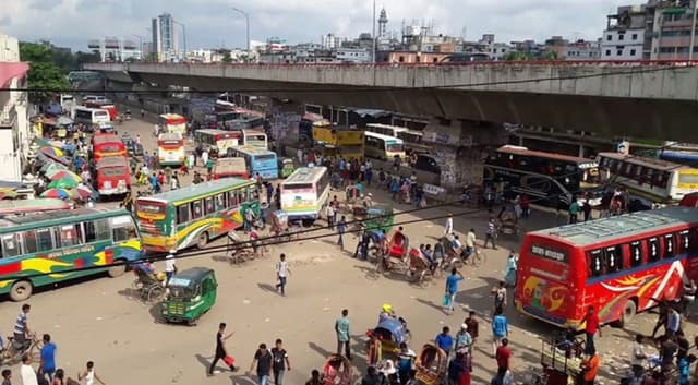 যাত্রাবাড়ীতে পিকআপ ভ্যানের ধাক্কায় দুই যুবক নিহত