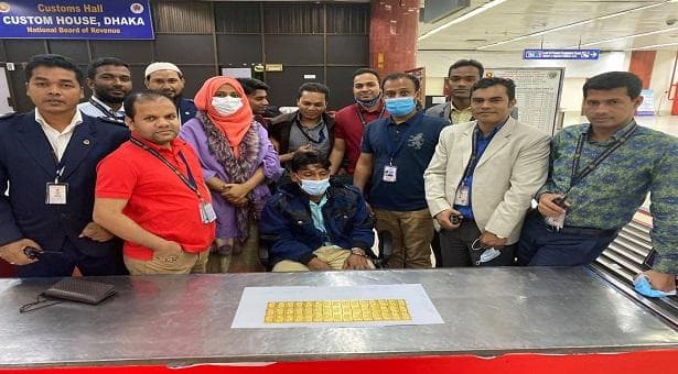 যাত্রীর ব্যাগ থেকে সোয়া ৫ কেজি স্বর্ণ উদ্ধার