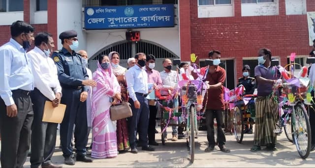 কারাগার থেকে মুক্তিপ্রাপ্তদের সহায়তা