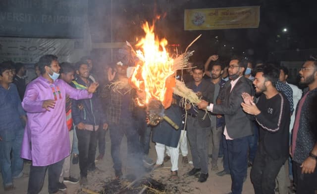 কলিমউল্লাহকে অবাঞ্চিত ঘোষণা করে প্রত্যাহার দাবি