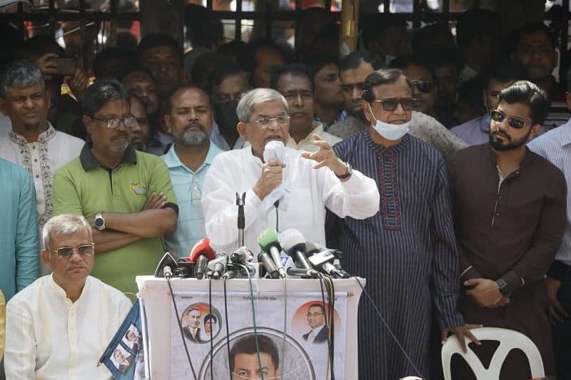 খালেদা জিয়াকে সরকার মারাত্মক ভয় পায়: ফখরুল