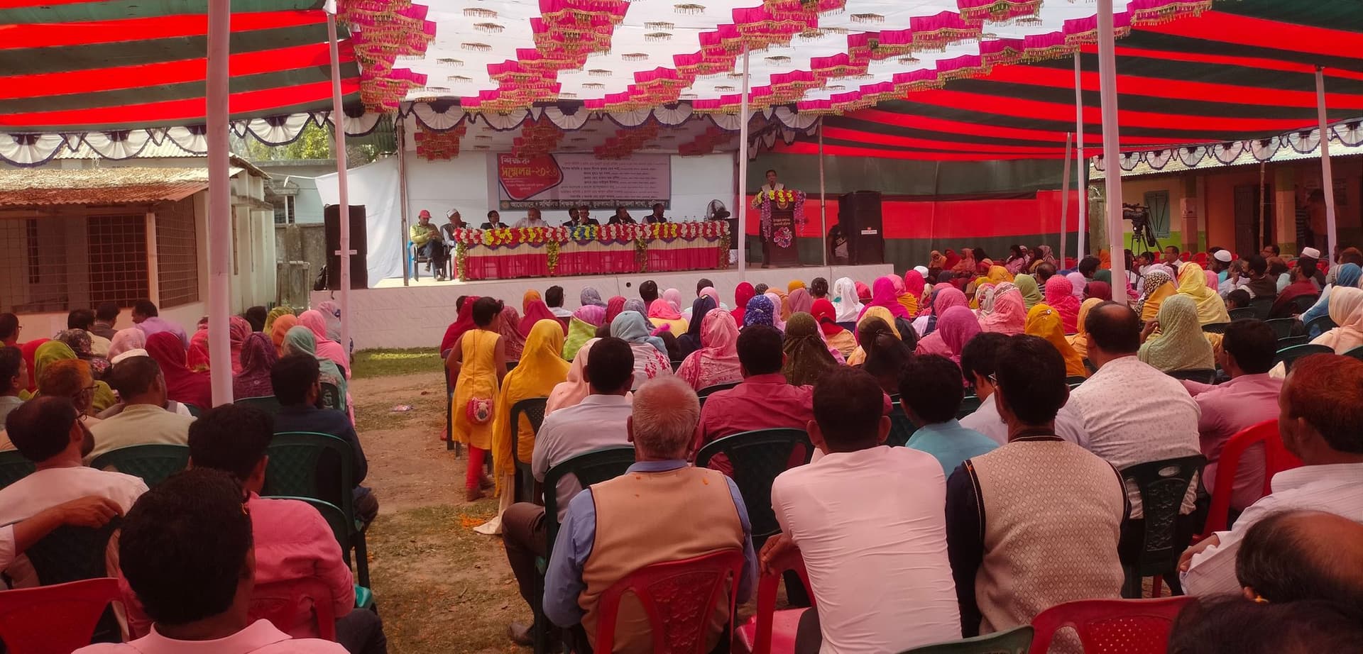 ভূরুঙ্গামারীতে শিক্ষক সমাবেশ