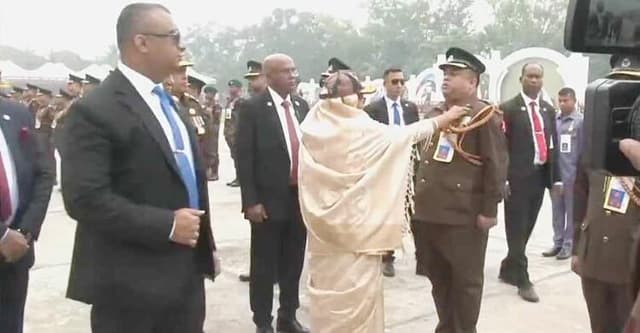 বিজিবি দিবসে ৭২ সদস্যকে পদক পরিয়ে দিলেন প্রধানমন্ত্রী