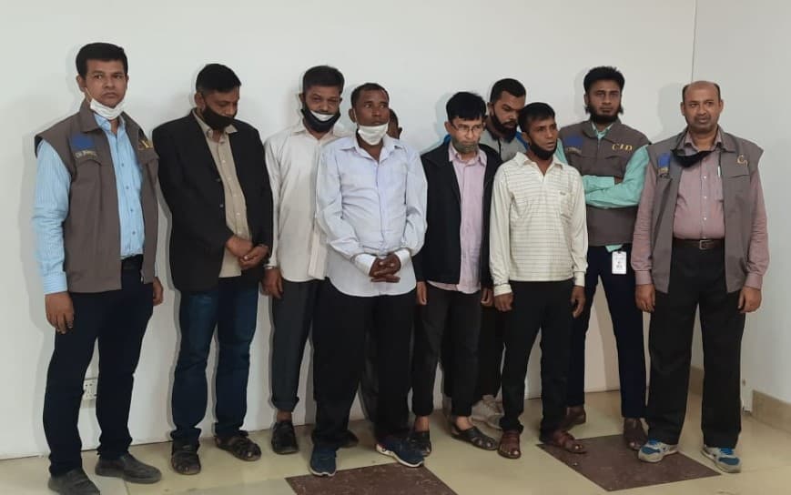 রাজধানীতে মলমপার্টির মুলহোতাসহ সাত সদস্য গ্রেফতার