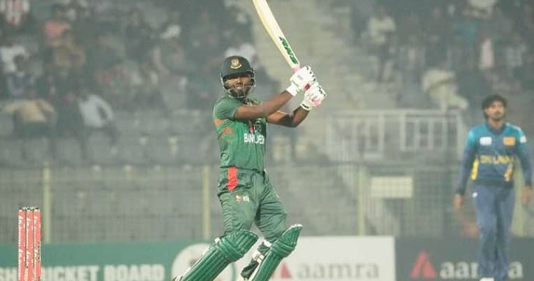 শ্বাসরুদ্ধকর ম্যাচে শেষ বলে হার বাংলাদেশের