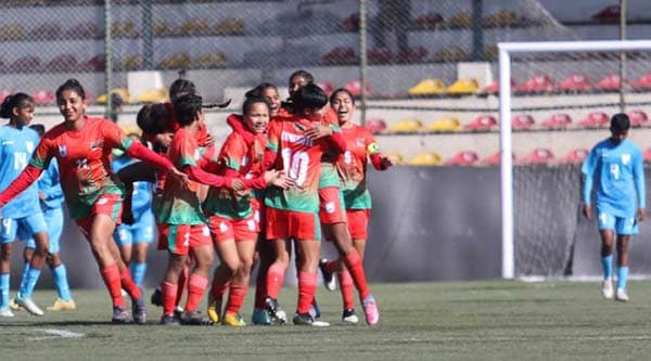 ভারতকে হারিয়ে ফাইনালে বাংলাদেশের মেয়েরা