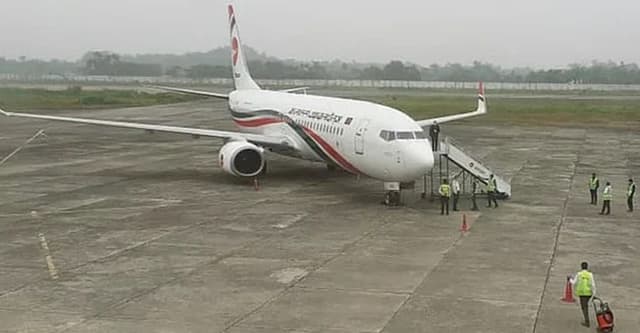 পাখির ধাক্কায় বিমানের ইঞ্জিন বিকল, লন্ডনের ফ্লাইট বাতিল
