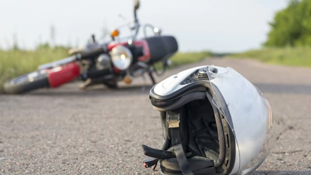 মোটরসাইকেল নিয়ন্ত্রণ হারিয়ে ২ কলেজছাত্রের মৃত্যু