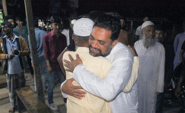 বরিশাল সদরের উন্নয়নে বিপ্লব ঘটাতে চাই: এসএম জাকির