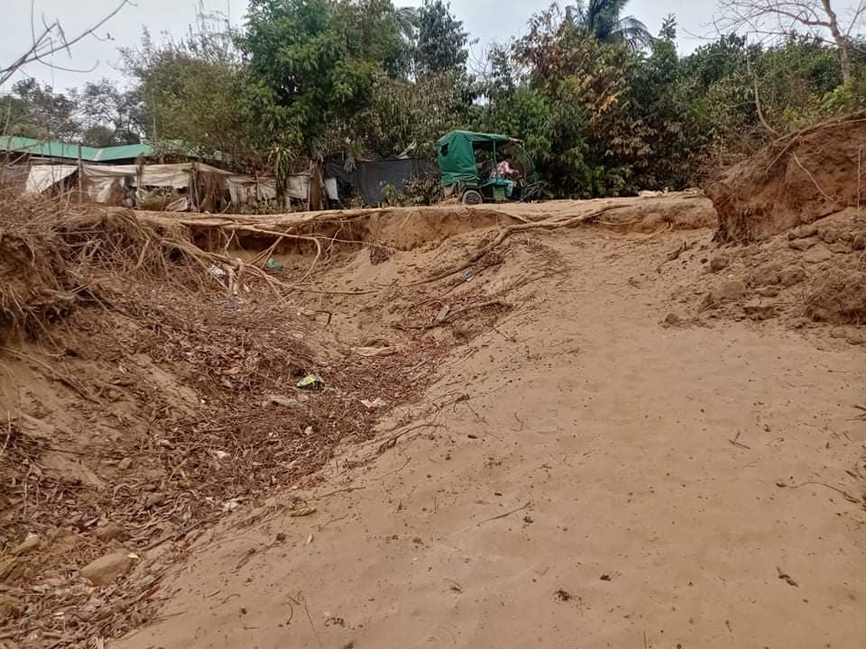 দুর্ভোগে গ্রামবাসী,অবহেলিত টেকনাফের তুলাতলী সড়ক