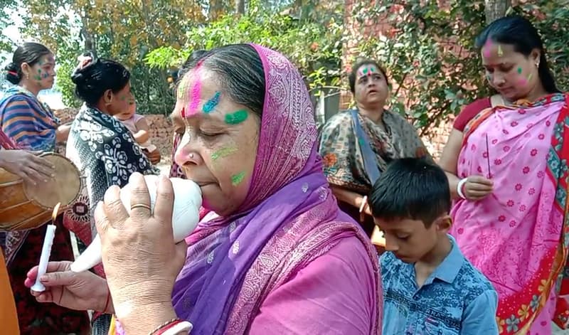 কলাপাড়ায় হলি উৎসব উদযাপিত