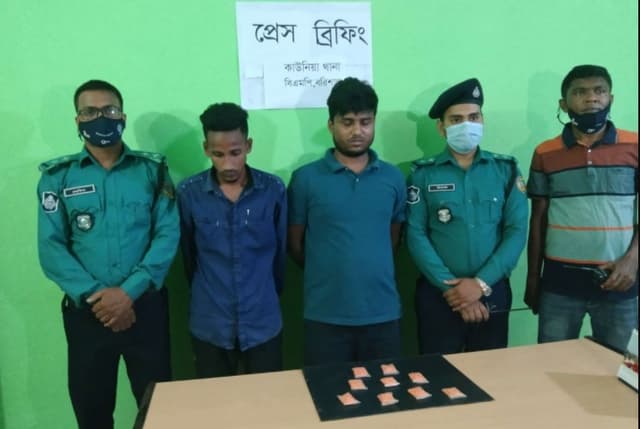 ১৩শ ৫০ পিস ইয়াবাসহ দুই মাদক কারবারি আটক