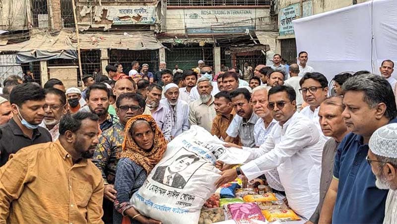 দরিদ্র মানুষের পাশে দাঁড়ানোর আহবান সাঈদ খোকনের